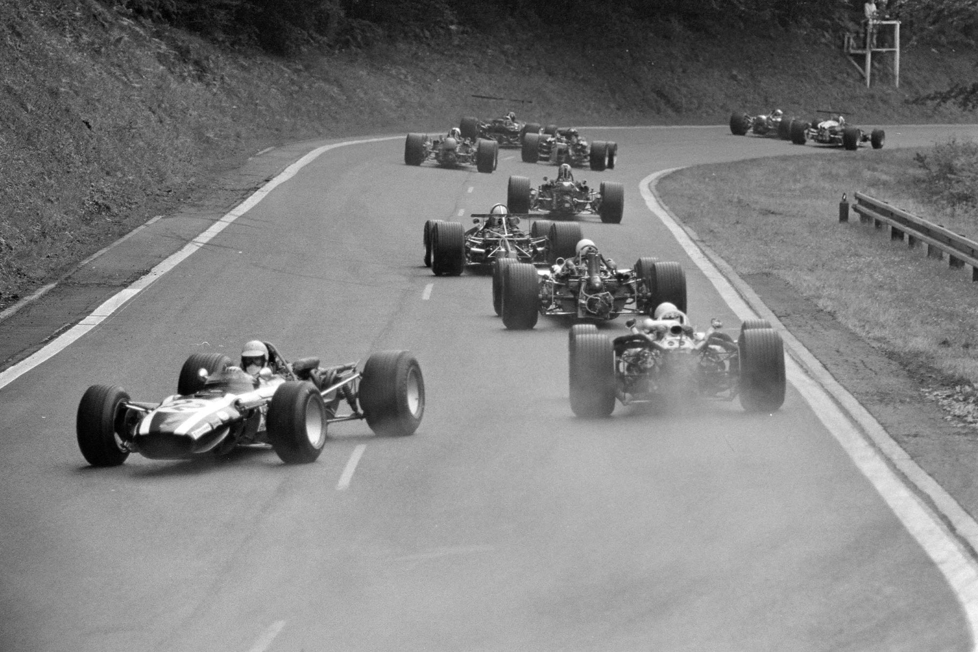 Johnny Servoz-Gavin spins his Cooper T86B BRM at the start.