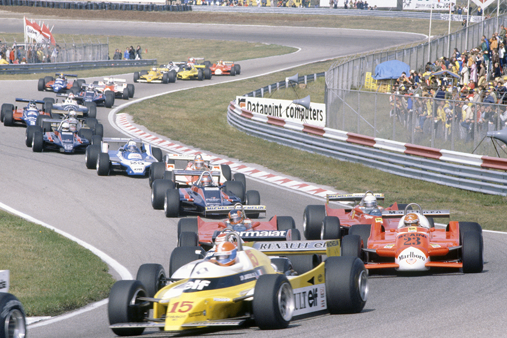 Jean-Pierre Jabouille (Renault RE20) leads Nelson Piquet (Brabham BT49-Ford Cosworth, hidden), Bruno Giacomelli (Alfa Romeo 179B), Gilles Villeneuve, Jody Scheckter (both Ferrari 312T5), Mario Andretti (Lotus 81-Ford Cosworth), John Watson (McLaren M29C-Ford Cosworth), Didier Pironi (Ligier JS11/15-Ford Cosworth), Elio de Angelis (Lotus 81-Ford Cosworth), Riccardo Patrese (Arrows A3-Ford Cosworth), Jean-Pierre Jarier (Tyrrell 010-Ford Cosworth), Eddie Cheever (Osella FA1-Ford Cosworth) and Nigel Mansell (Lotus 81B-Ford Cosworth) at the start.