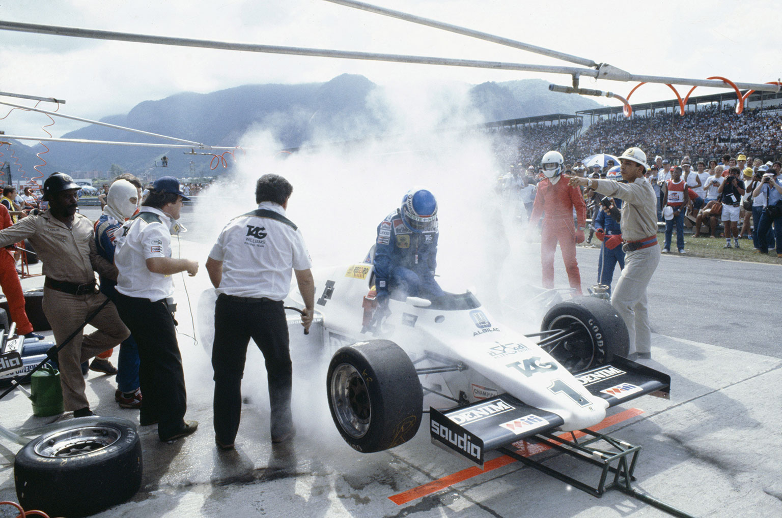 1983_BRAZILRosbergFire06