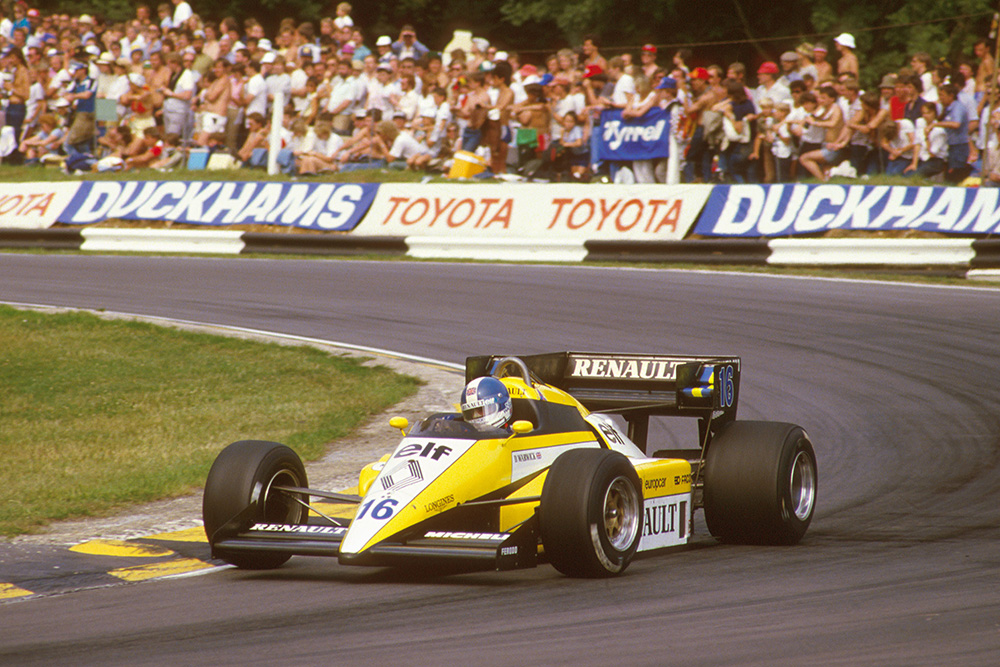 Derek Warwick exits Druids in hisRenault RE50.