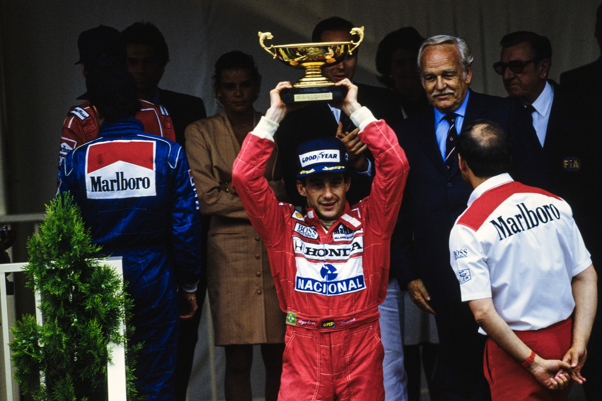 Sennaonthepodium
