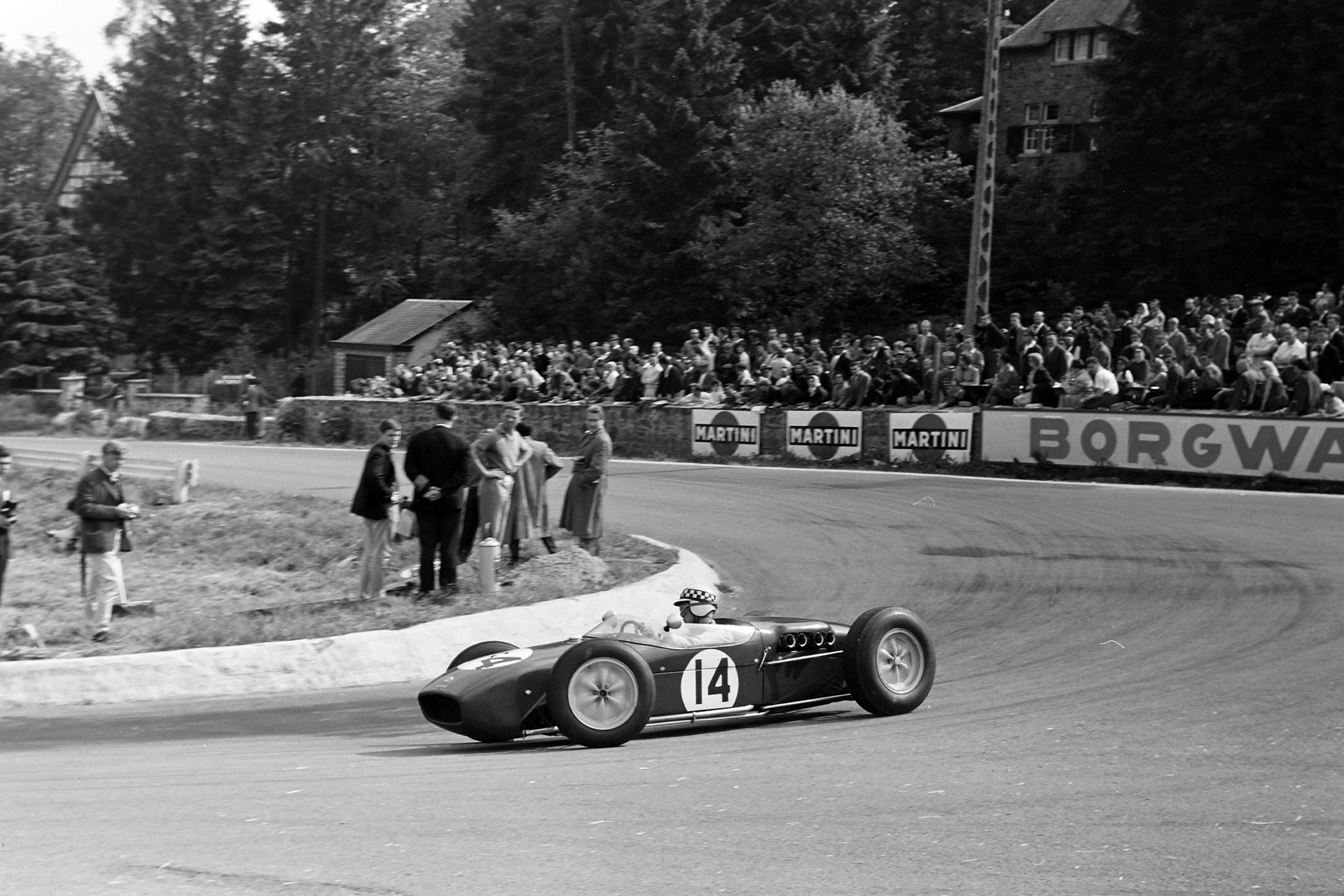 Innes Ireland qualified his Lotus in 7th