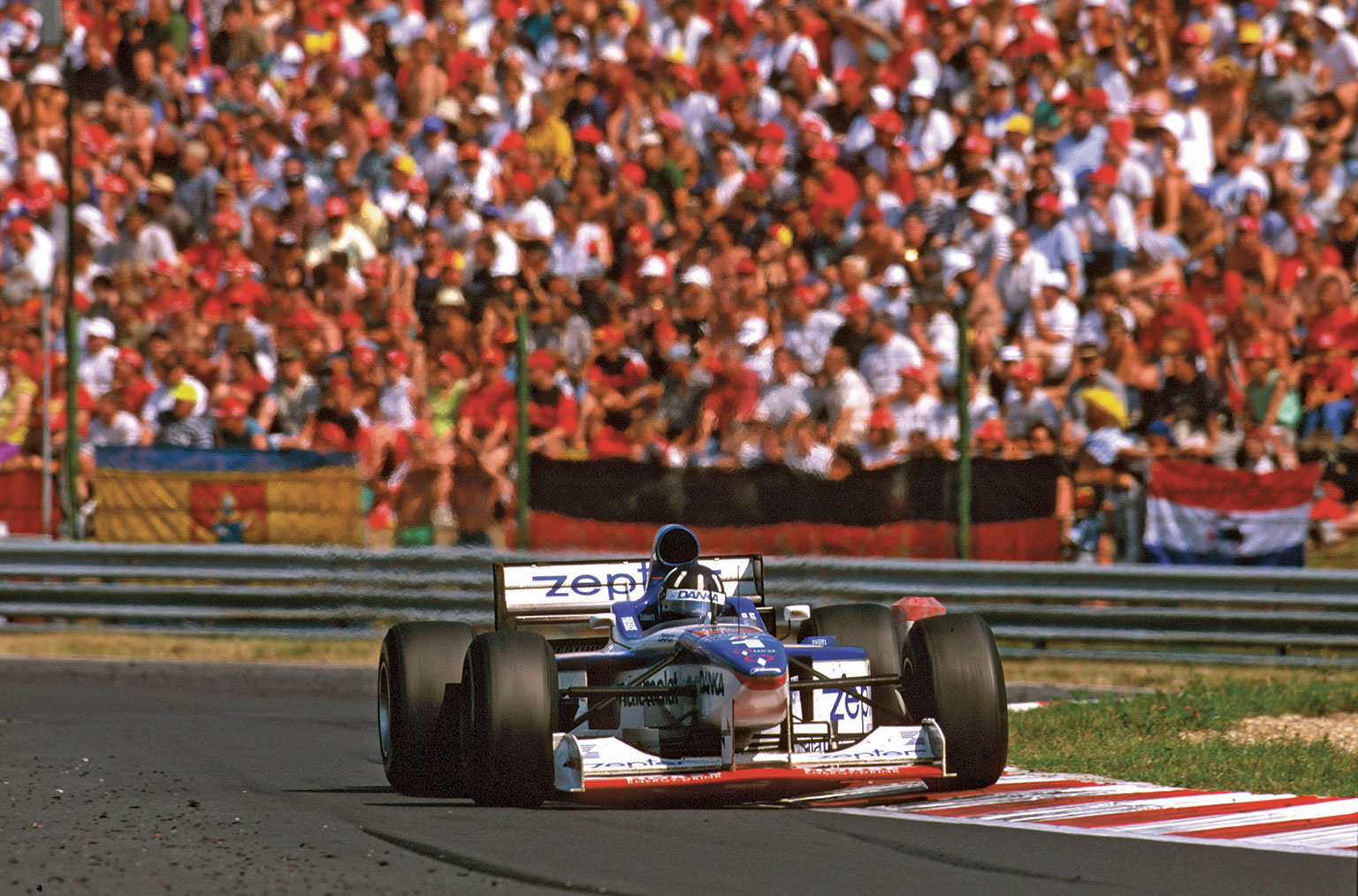 1997LATHill_HUN15