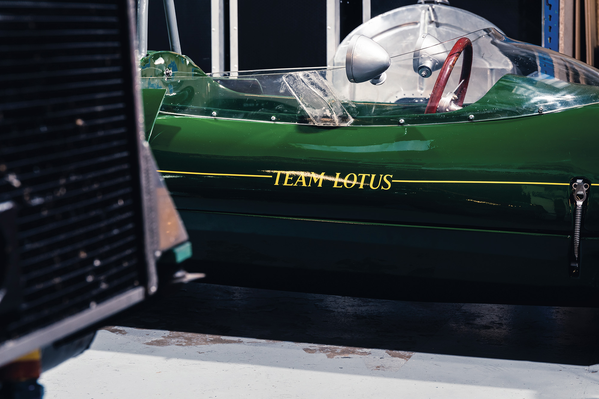Lotus 22 side