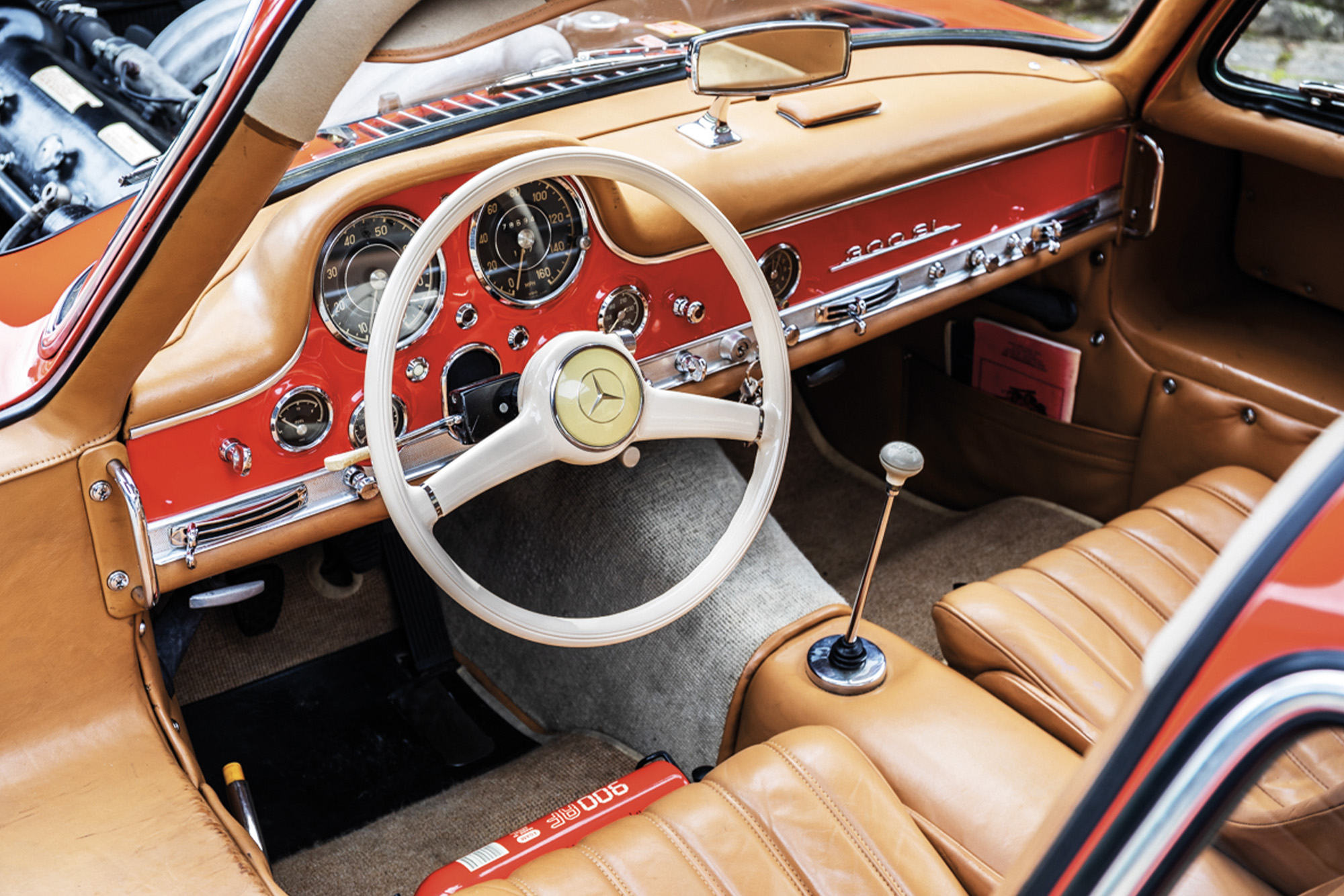 300SL interior