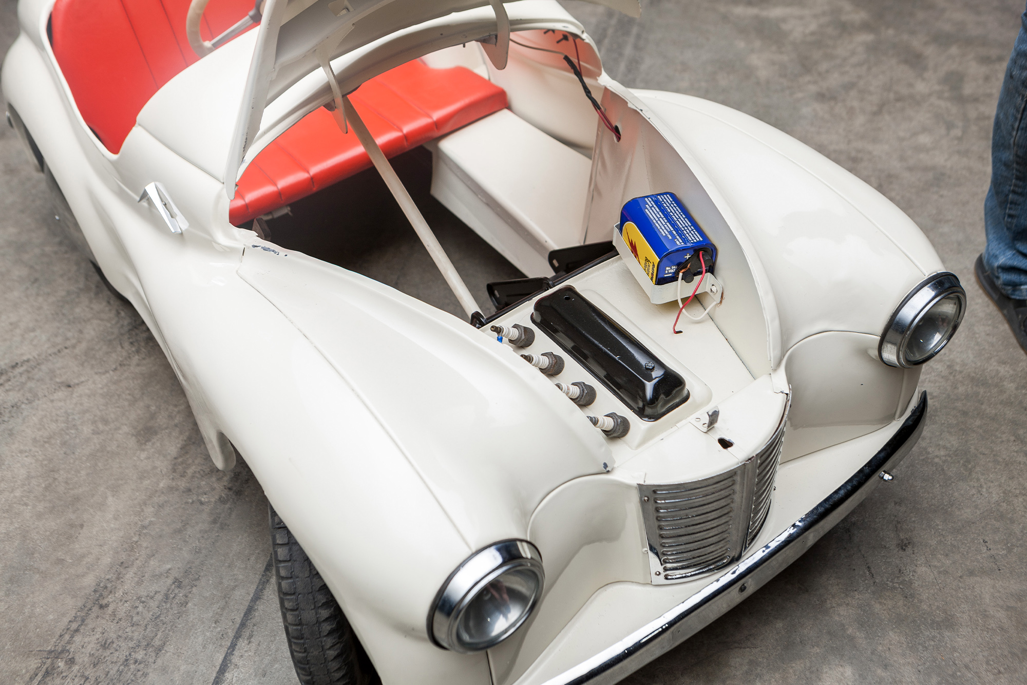 J40 bonnet