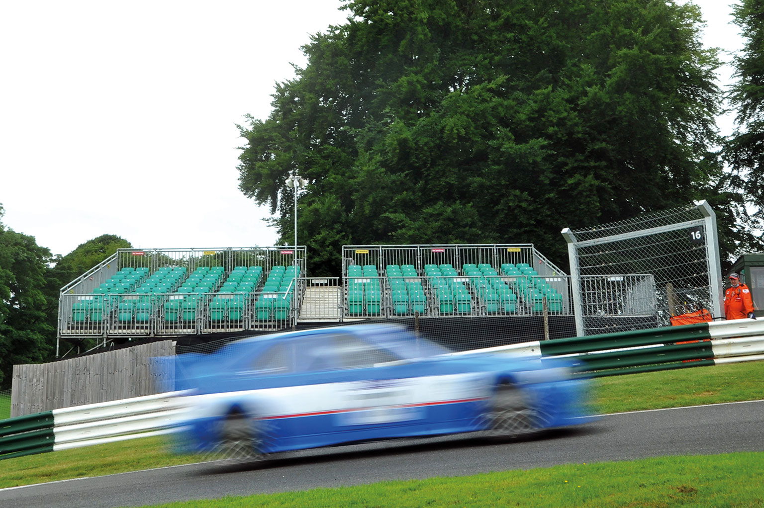 empty-stand-1