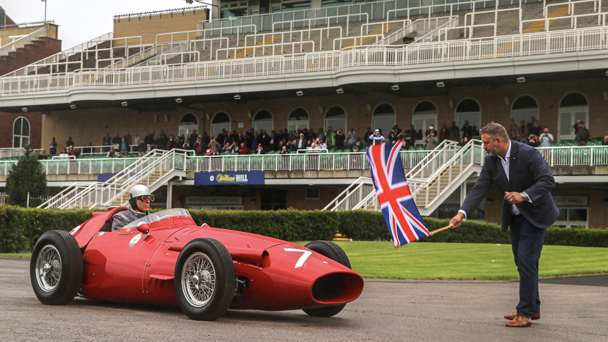 Stirling Moss's 1955 British Grand Prix victory celebrated at Aintree