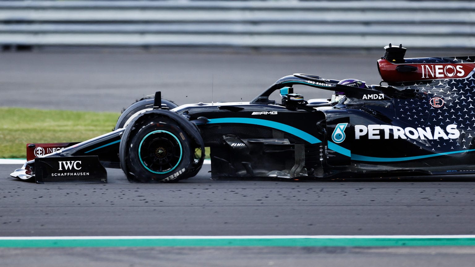 2020 British Grand Prix race report Hamilton holds on after final lap