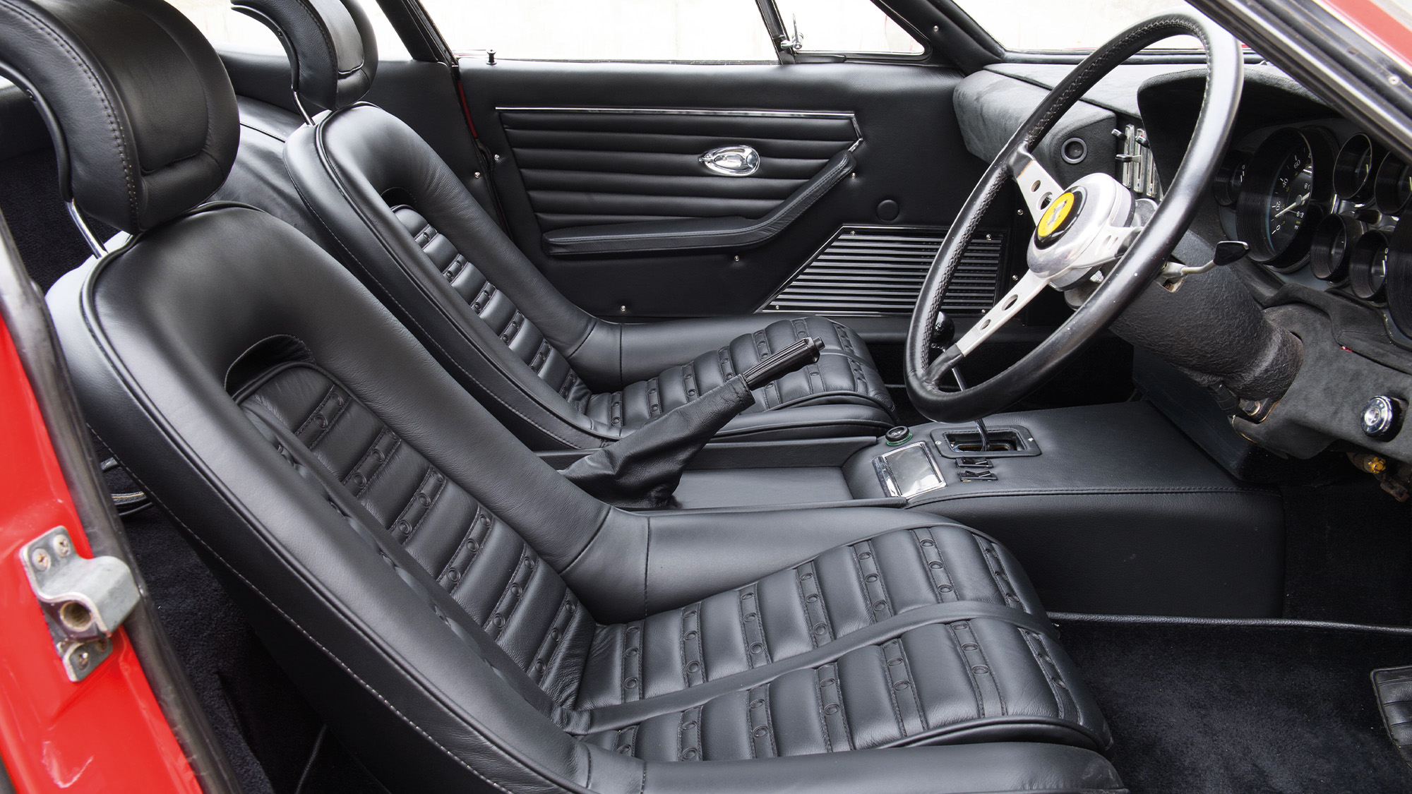 Ferrari Daytona interior
