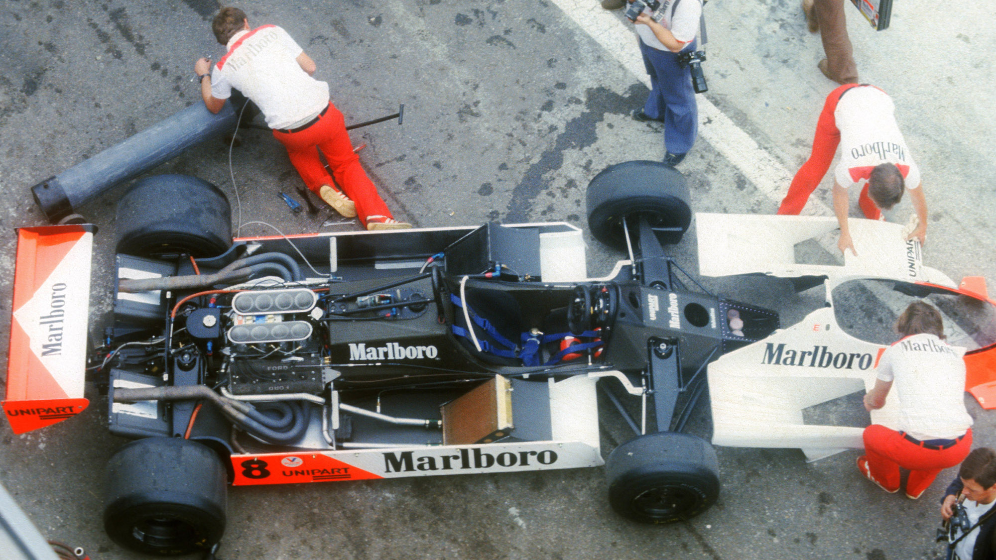 https://motorsport-magazine.s3.eu-west-1.amazonaws.com/wp-content/uploads/2020/12/04150057/1981-McLaren-of-Andrea-De-Cesaris-at-the-French-Grand-Prix-in-Dijon.jpg