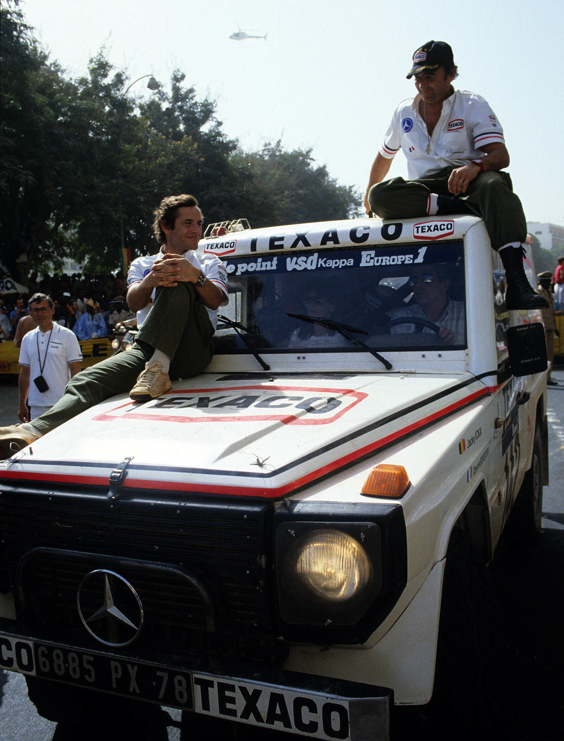 Jacky-Ickx-with-Claude-Brasseu