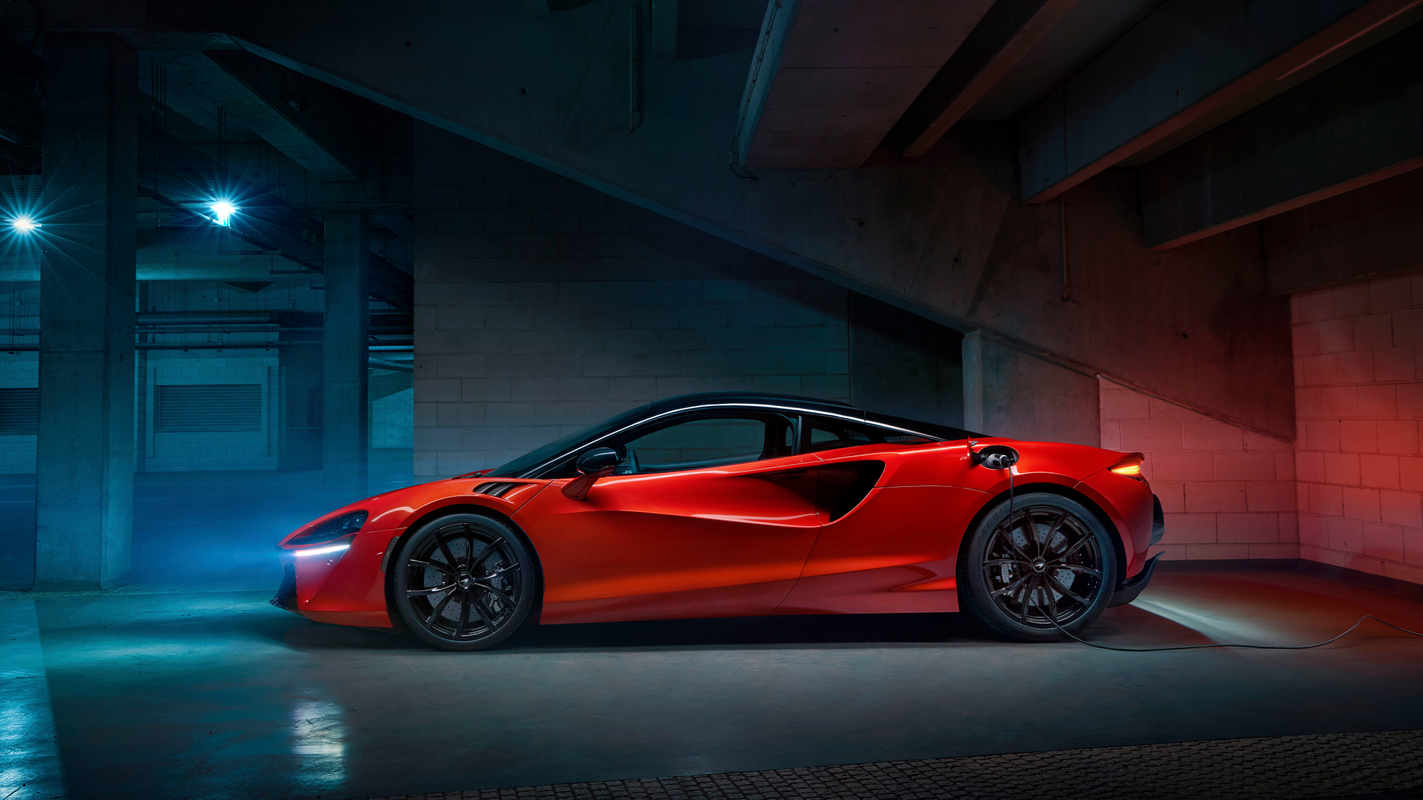 2021 McLaren Artura side